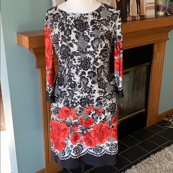 Papillon Blanc Dresses & Skirts - Super cute stretchy dress